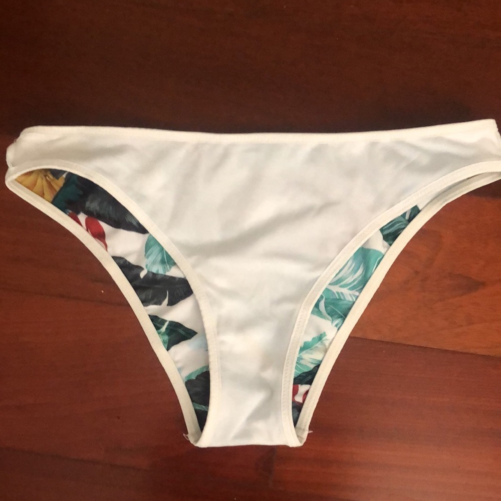 Swim suit 2 piece NEW w/o tags Says Lg Fits Med perfectly Zippered top  So Cute! - Picture 4 of 4